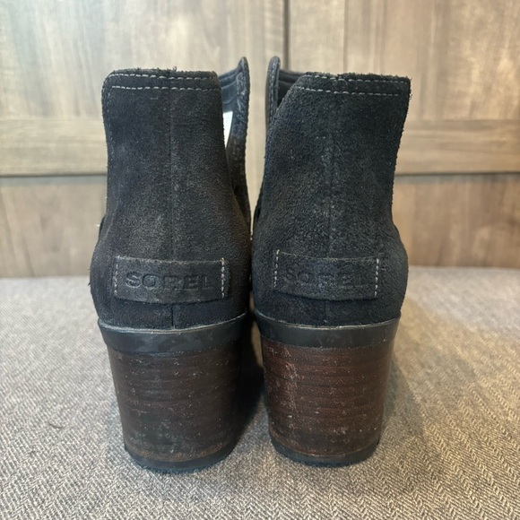 Sorel Cate Cut-Out Black Ankle Boots - Picture 5 of 12